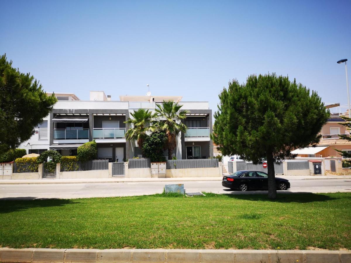 Bungalow En Punta Prima 2 Dormitorios Y Piscina Torrevieja Buitenkant foto
