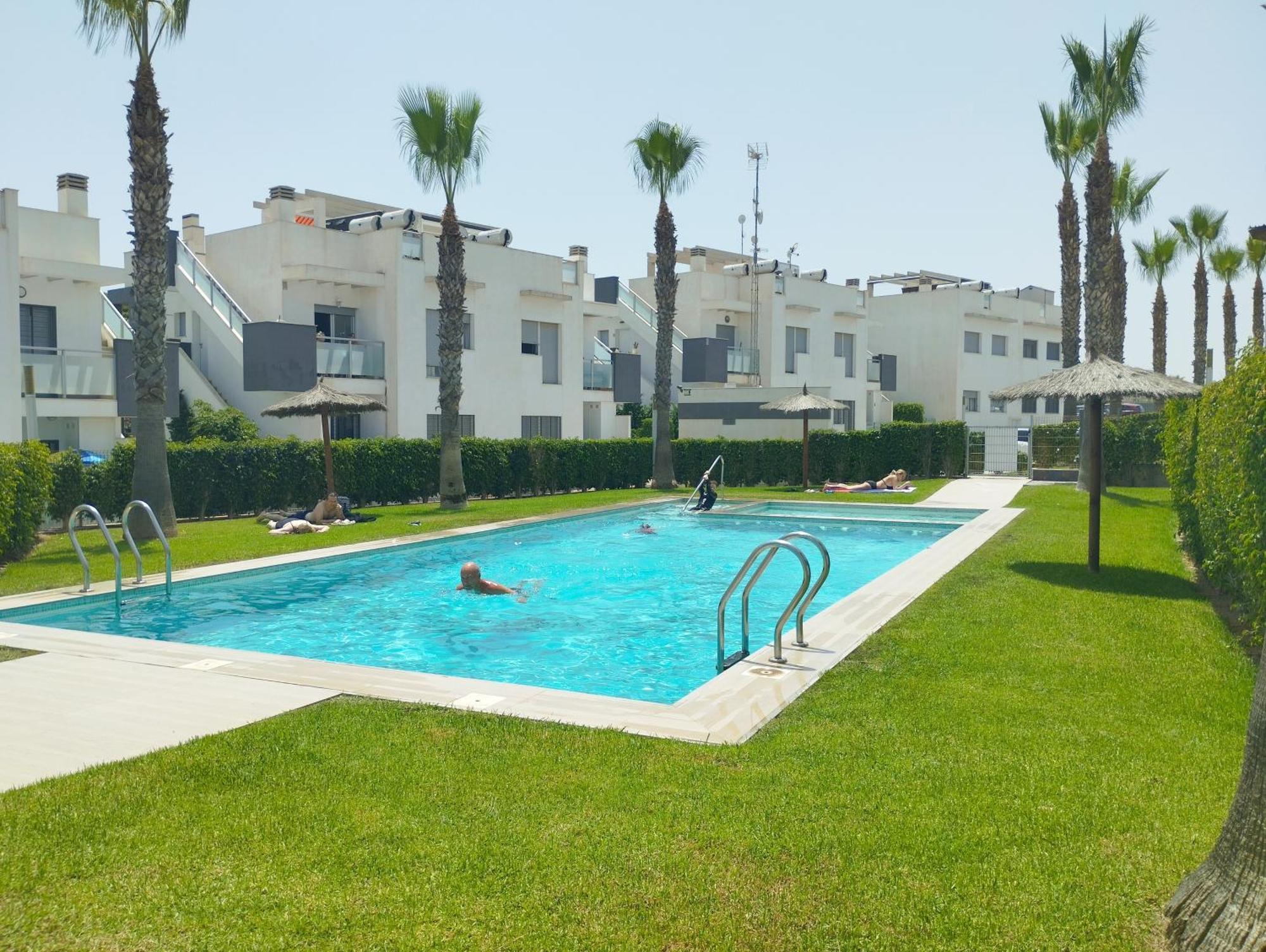 Bungalow En Punta Prima 2 Dormitorios Y Piscina Torrevieja Buitenkant foto